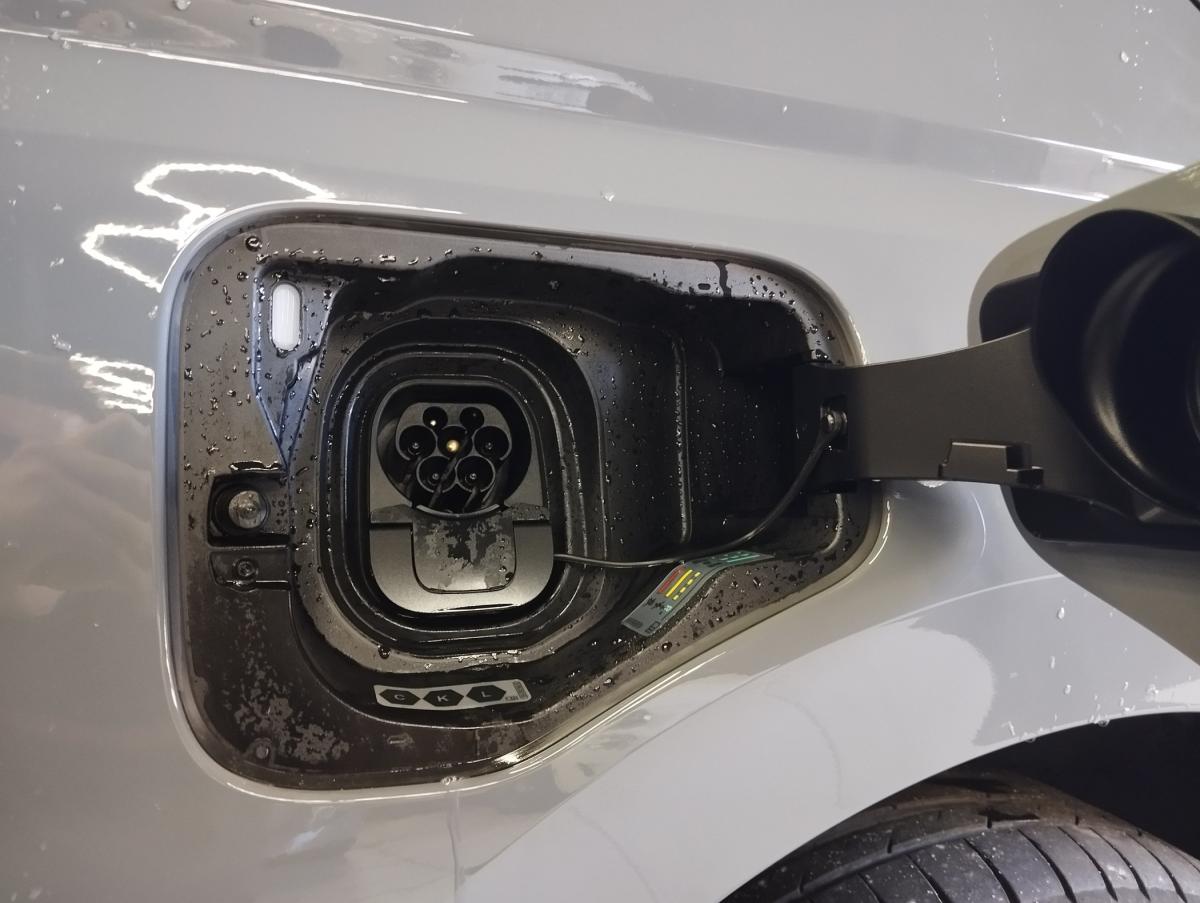 volkswagen-multivan-2025-hibrido-a-gasolina-1498cc