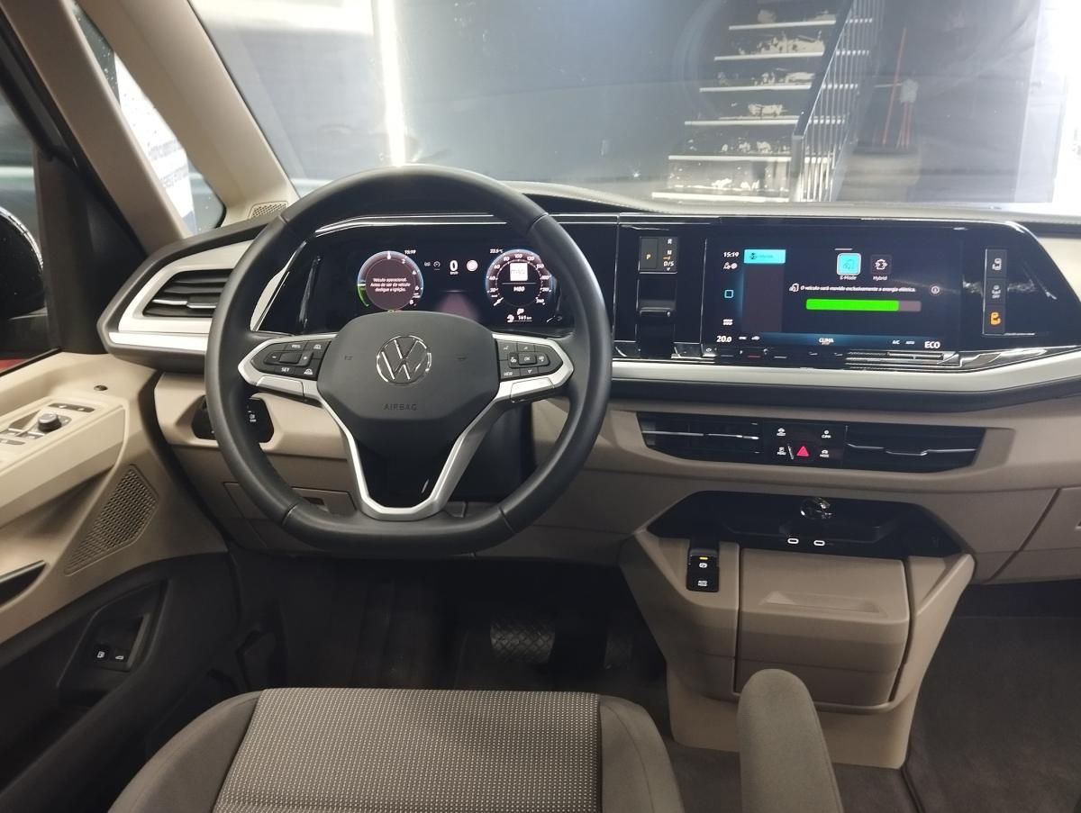 volkswagen-multivan-2025-hibrido-a-gasolina-1498cc