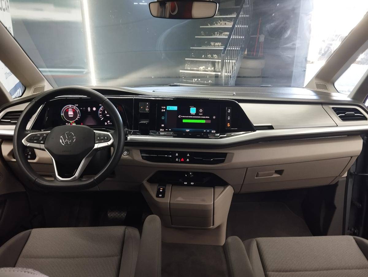 volkswagen-multivan-2025-hibrido-a-gasolina-1498cc