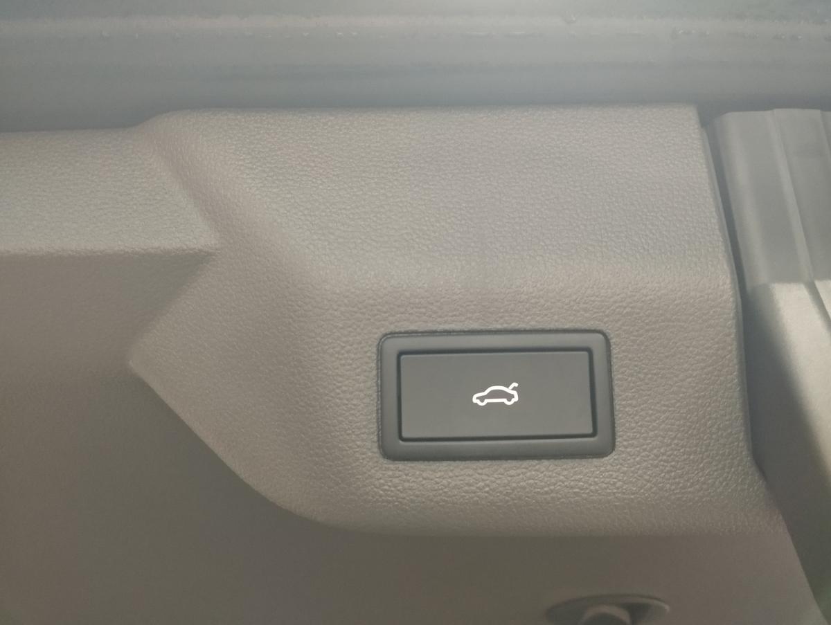volkswagen-multivan-2025-hibrido-a-gasolina-1498cc