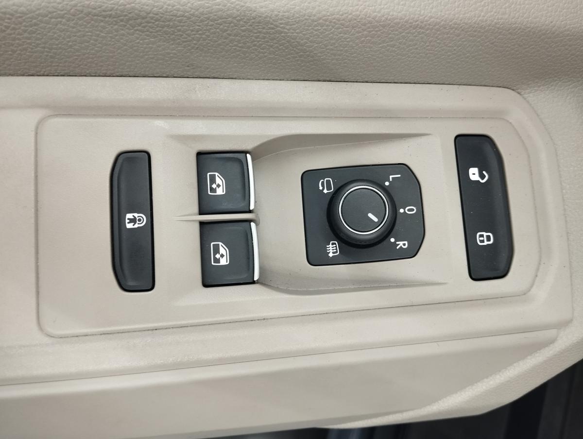 volkswagen-multivan-2025-hibrido-a-gasolina-1498cc