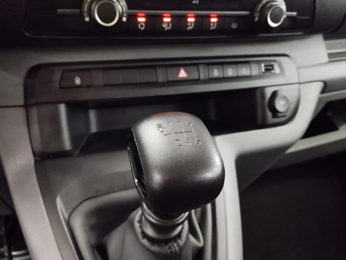 opel-vivaro-2021-diesel-1499cc