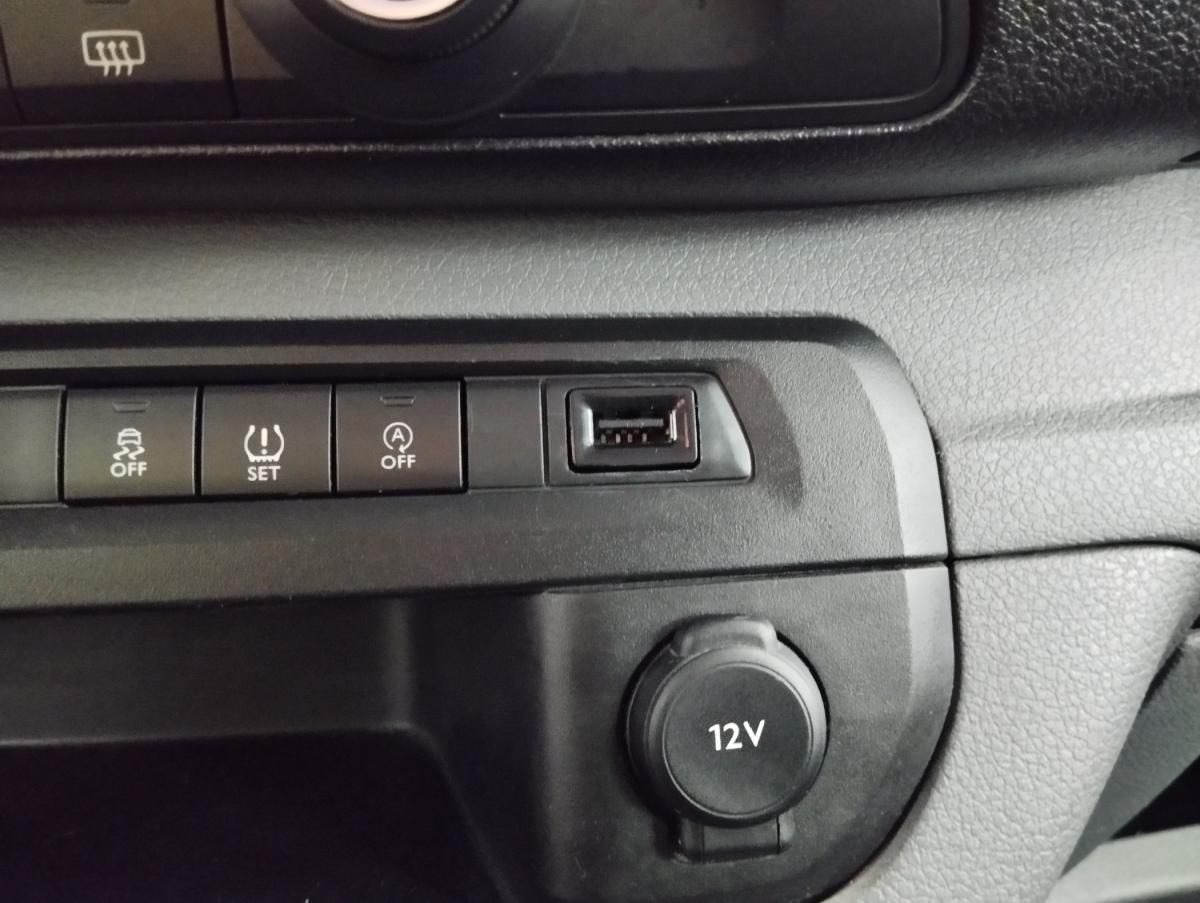 opel-vivaro-2021-diesel-1499cc