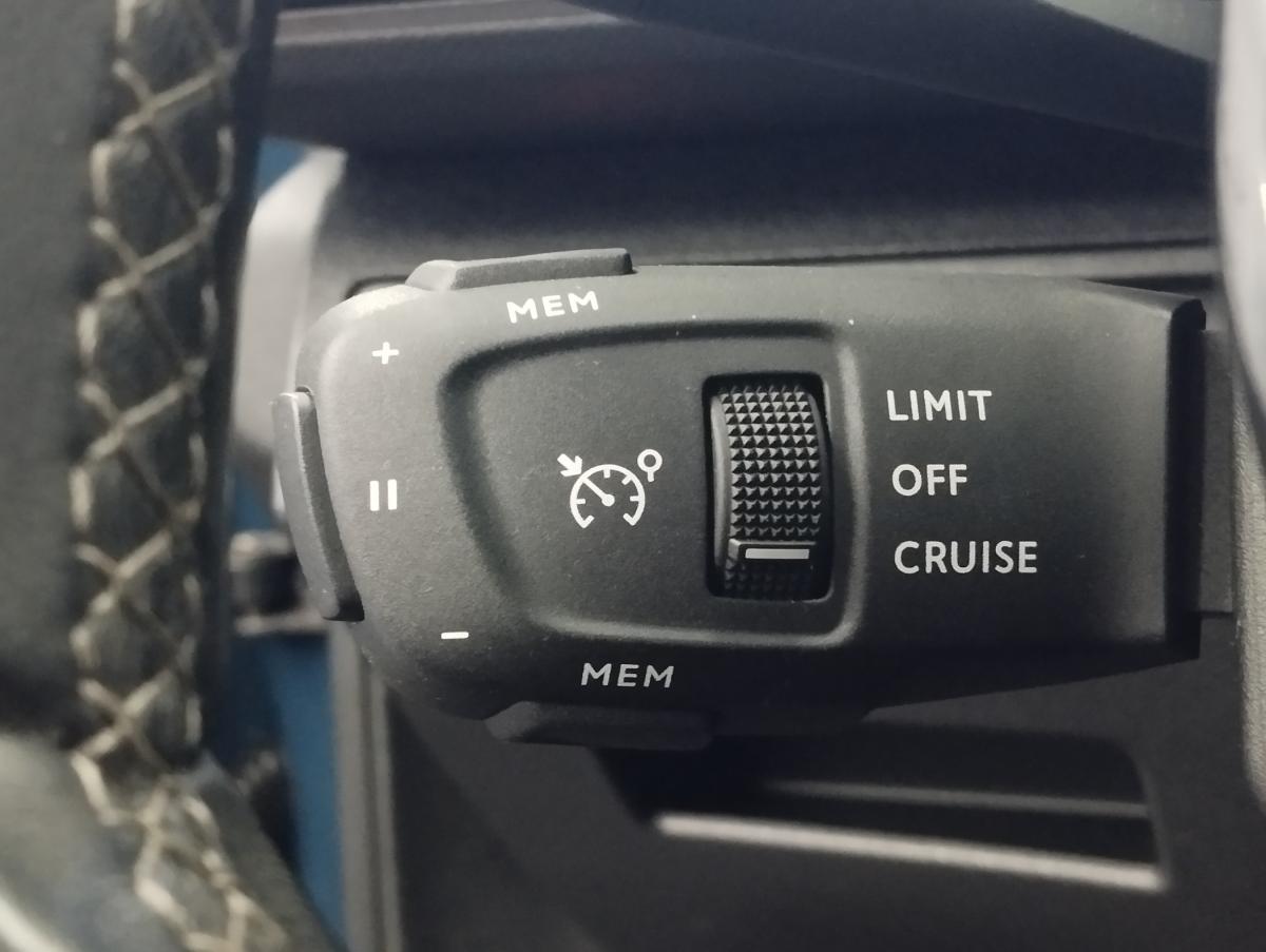 peugeot-3008-2021-hibrido-a-gasolina-1598cc