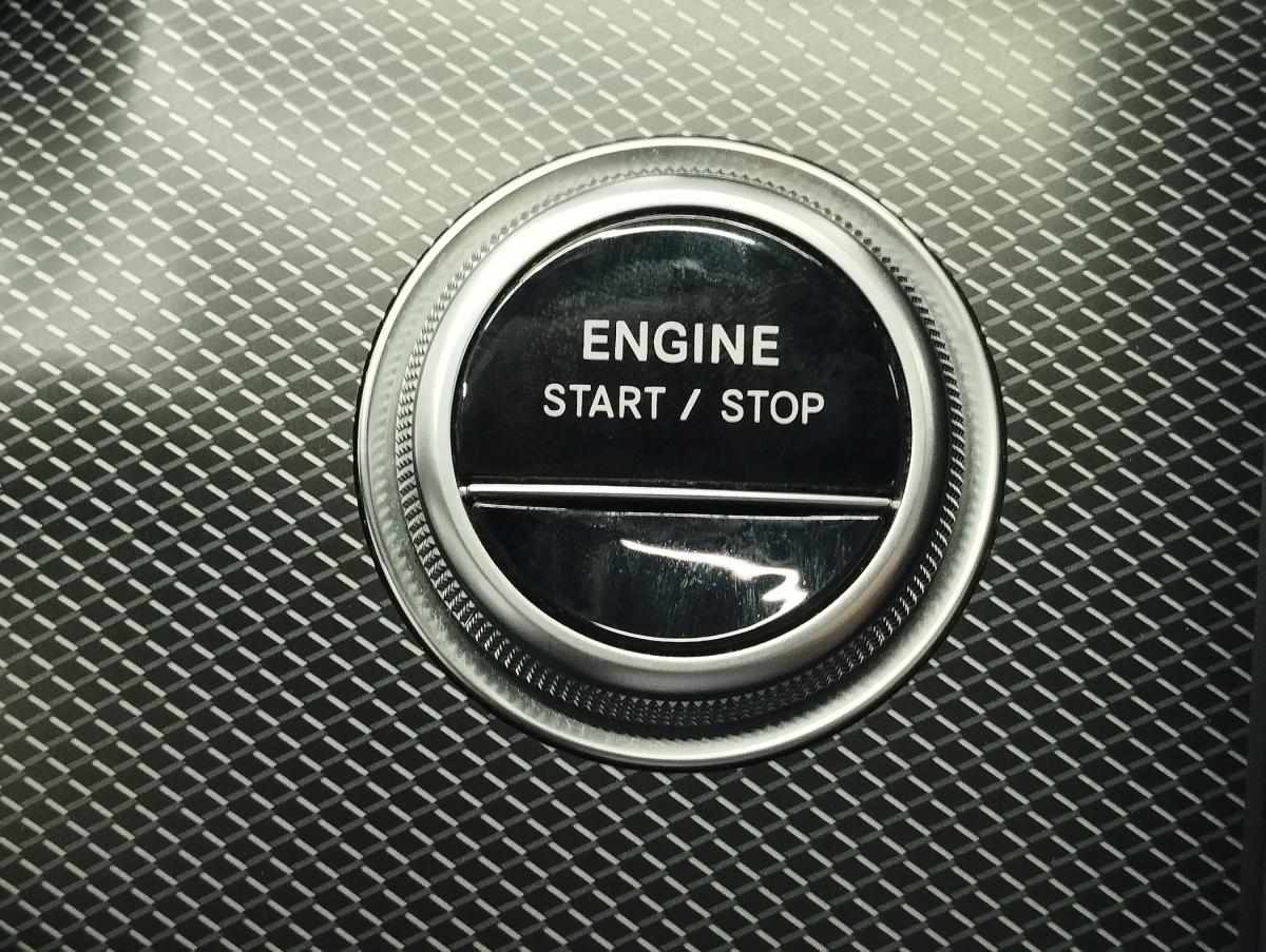 mercedes-benz-classe-c-2023-hibrido-a-gasolina-1993cc