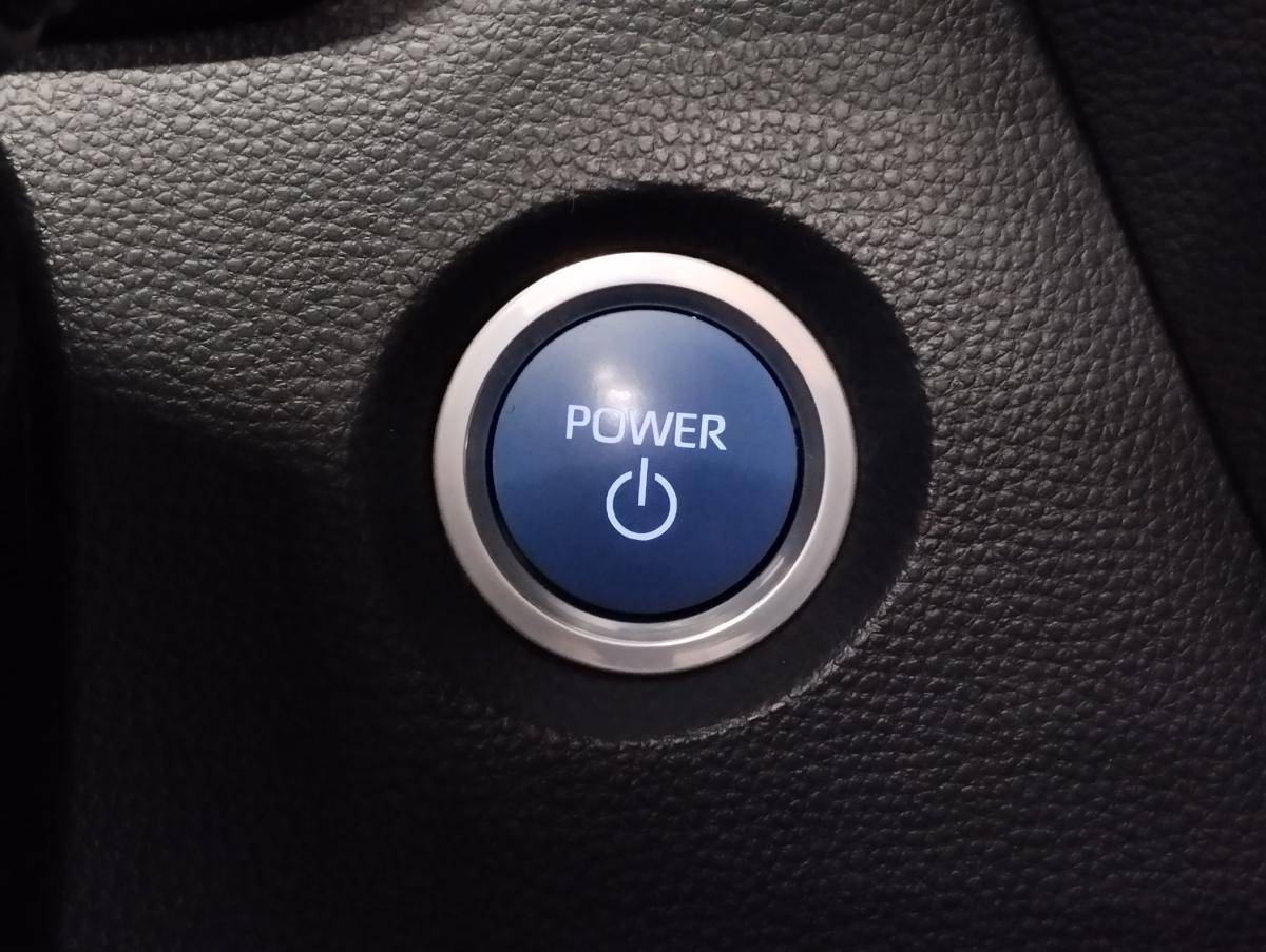toyota-corolla-2021-hibrido-a-gasolina-1798cc