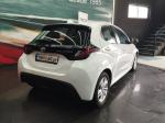 toyota-yaris-2022-hibrido-a-gasolina-1490cc