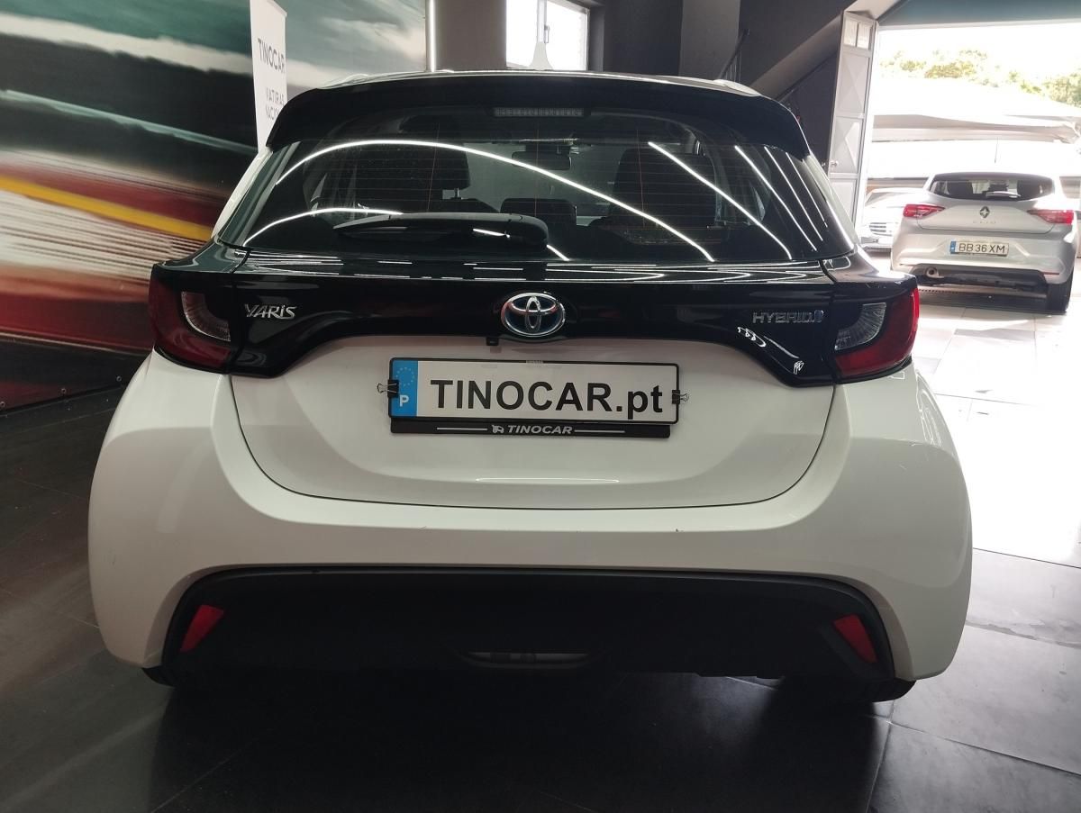 toyota-yaris-2022-hibrido-a-gasolina-1490cc