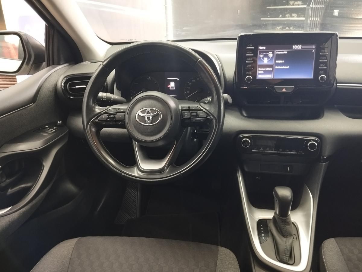 toyota-yaris-2022-hibrido-a-gasolina-1490cc