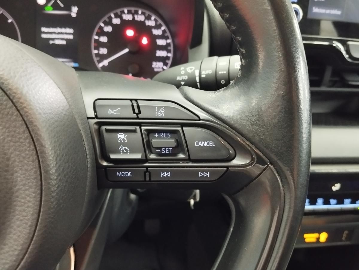 toyota-yaris-2022-hibrido-a-gasolina-1490cc