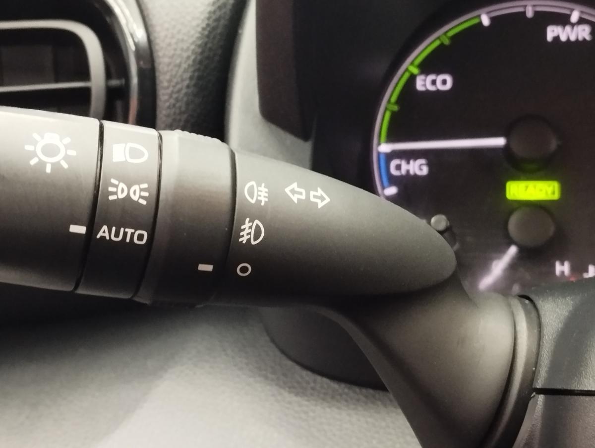 toyota-yaris-2022-hibrido-a-gasolina-1490cc