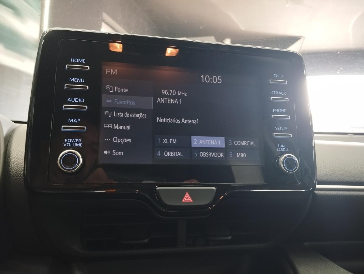 toyota-yaris-2022-hibrido-a-gasolina-1490cc