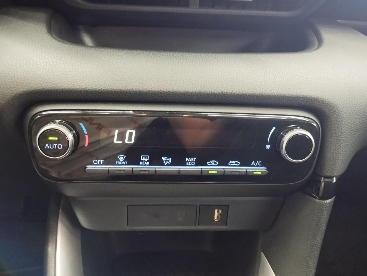 toyota-yaris-2022-hibrido-a-gasolina-1490cc