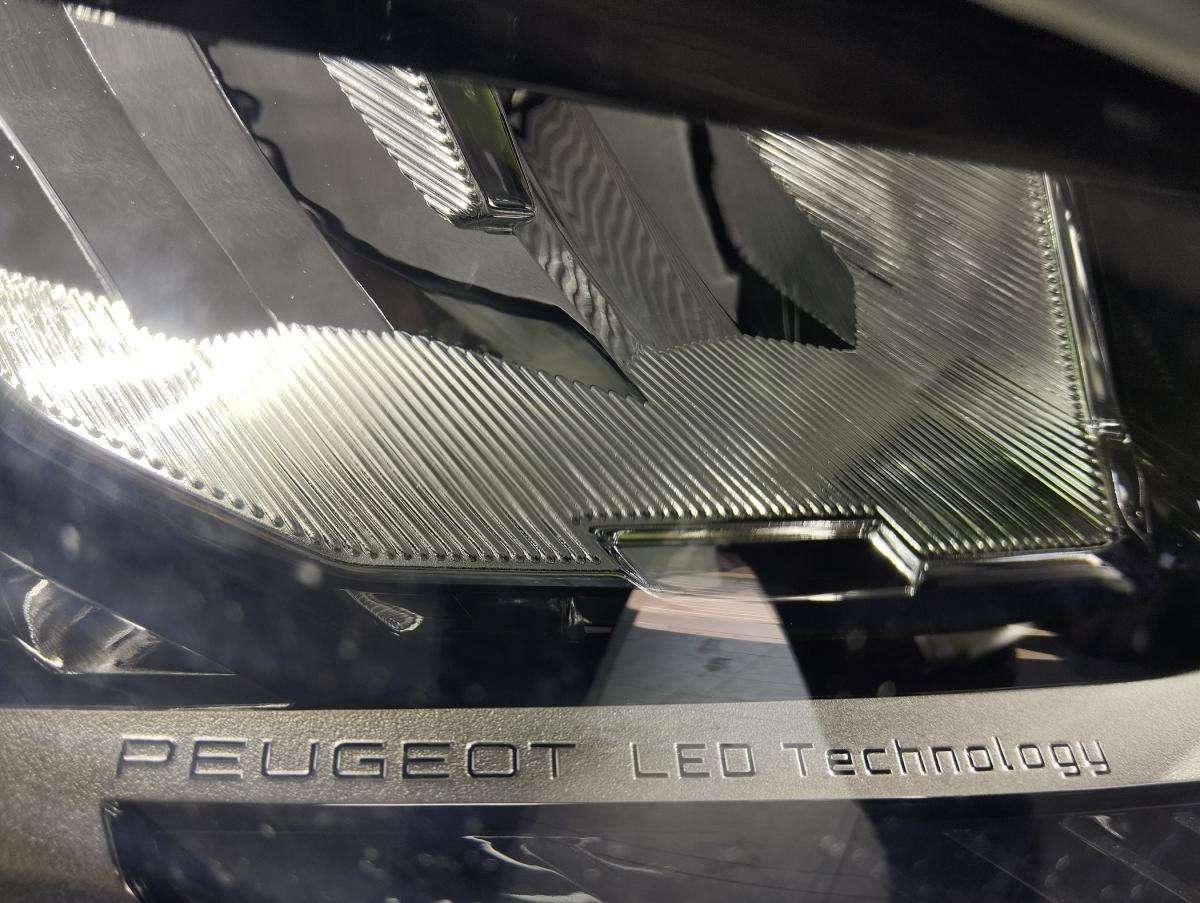 peugeot-308-sw-2022-diesel-1499cc