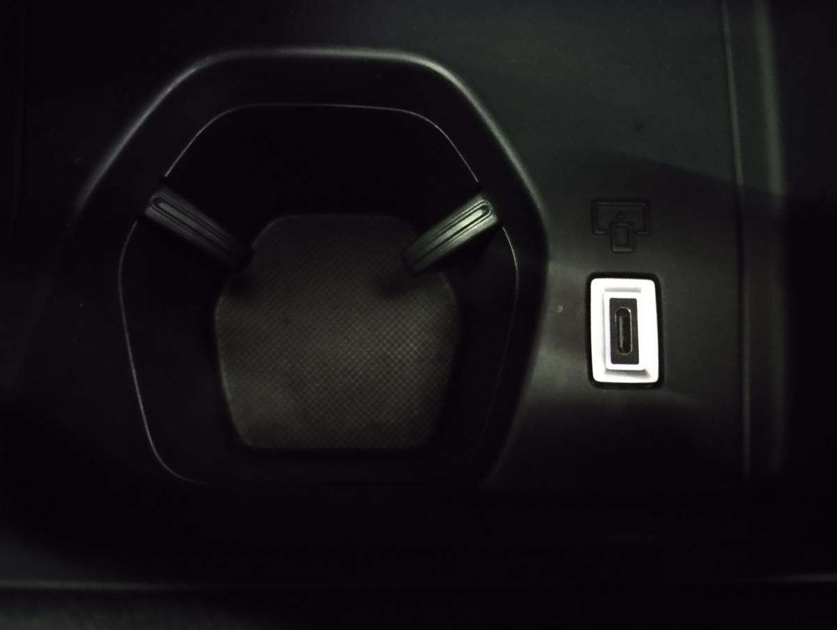 peugeot-308-sw-2022-diesel-1499cc