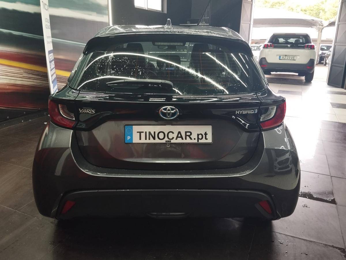 toyota-yaris-2022-hibrido-a-gasolina-1490cc