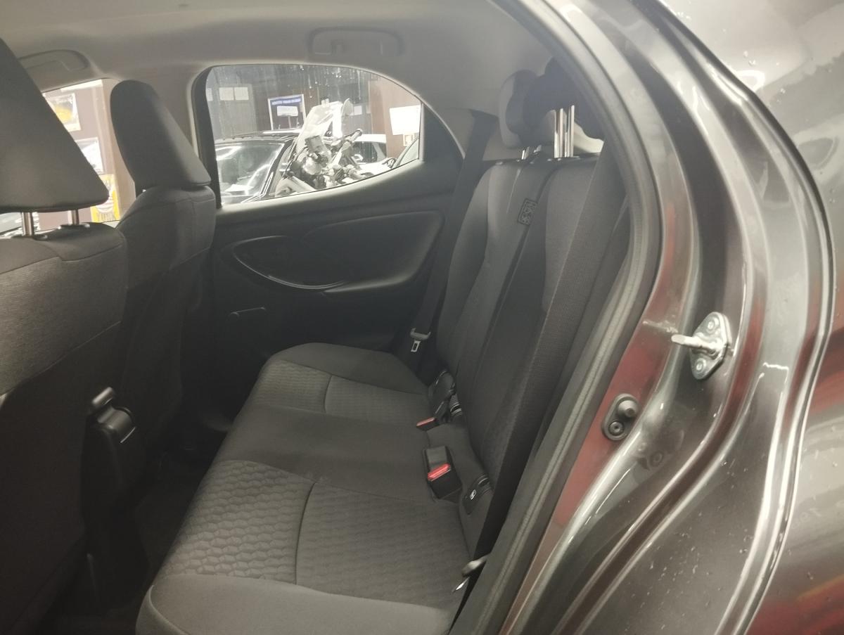 toyota-yaris-2022-hibrido-a-gasolina-1490cc