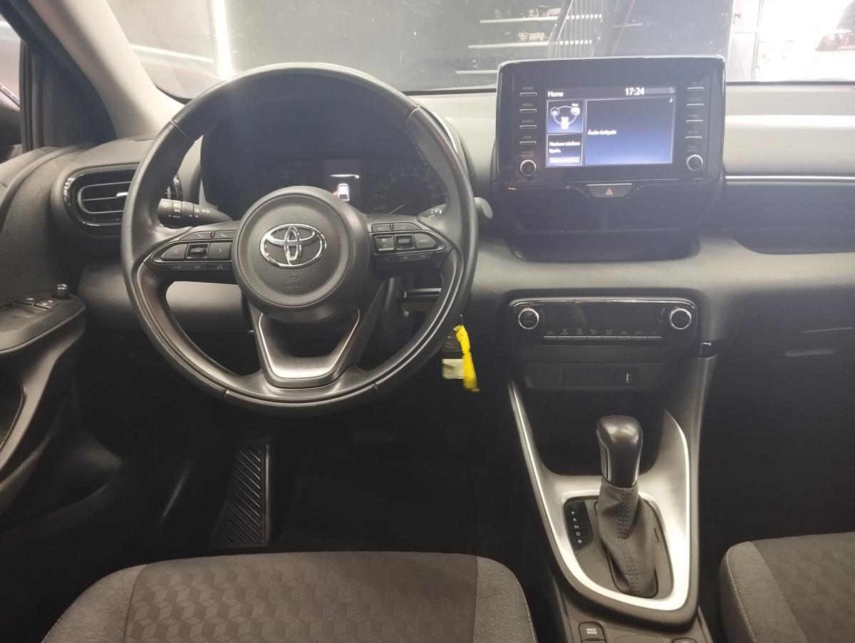 toyota-yaris-2022-hibrido-a-gasolina-1490cc