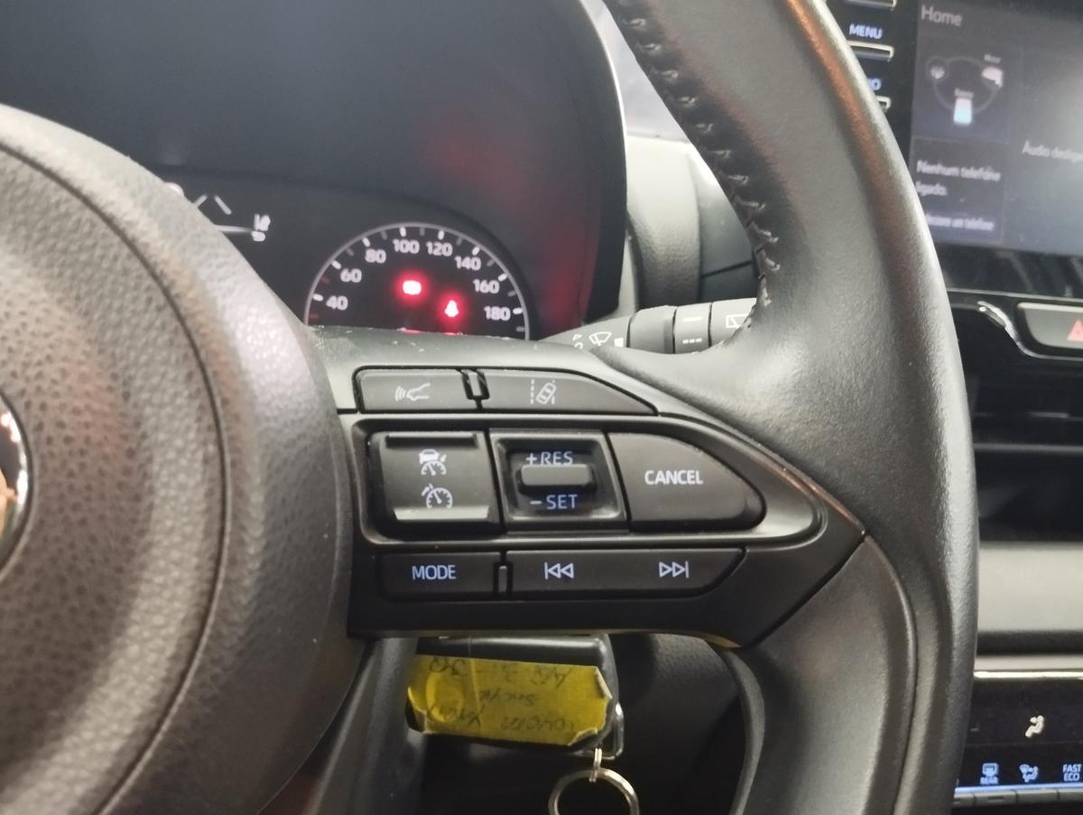 toyota-yaris-2022-hibrido-a-gasolina-1490cc