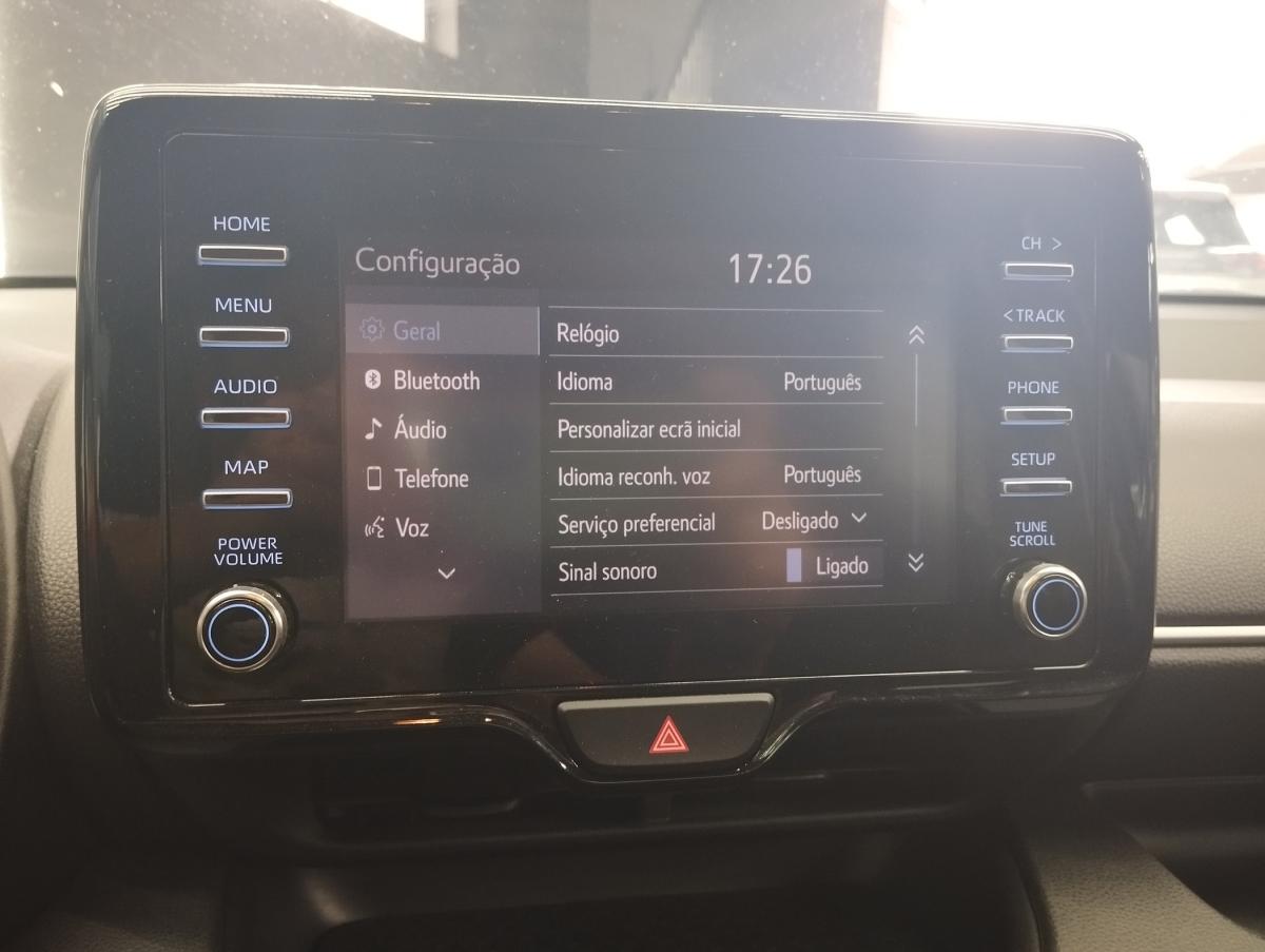 toyota-yaris-2022-hibrido-a-gasolina-1490cc