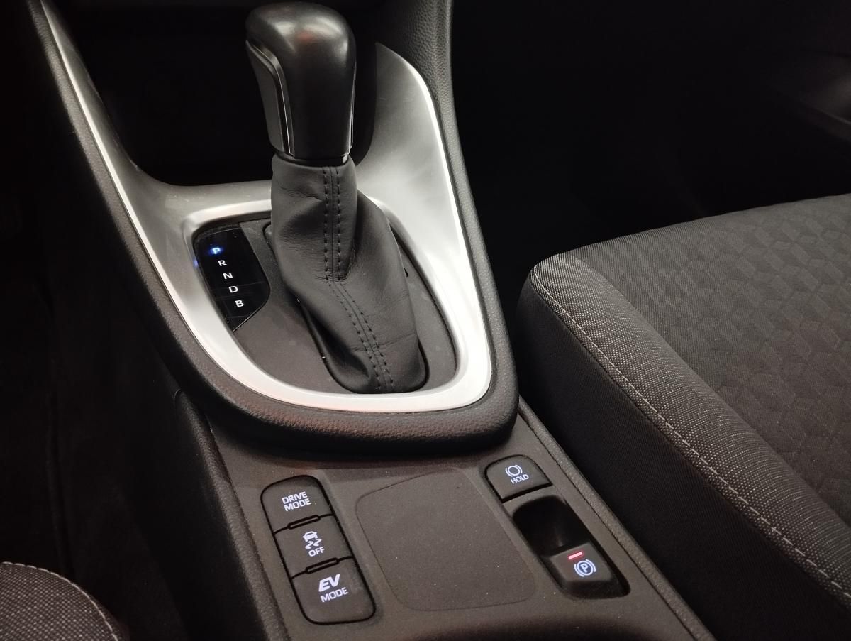 toyota-yaris-2022-hibrido-a-gasolina-1490cc