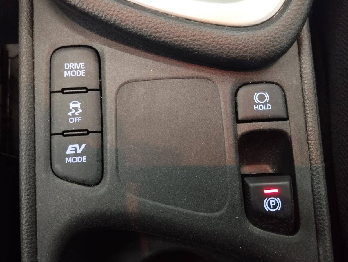 toyota-yaris-2022-hibrido-a-gasolina-1490cc