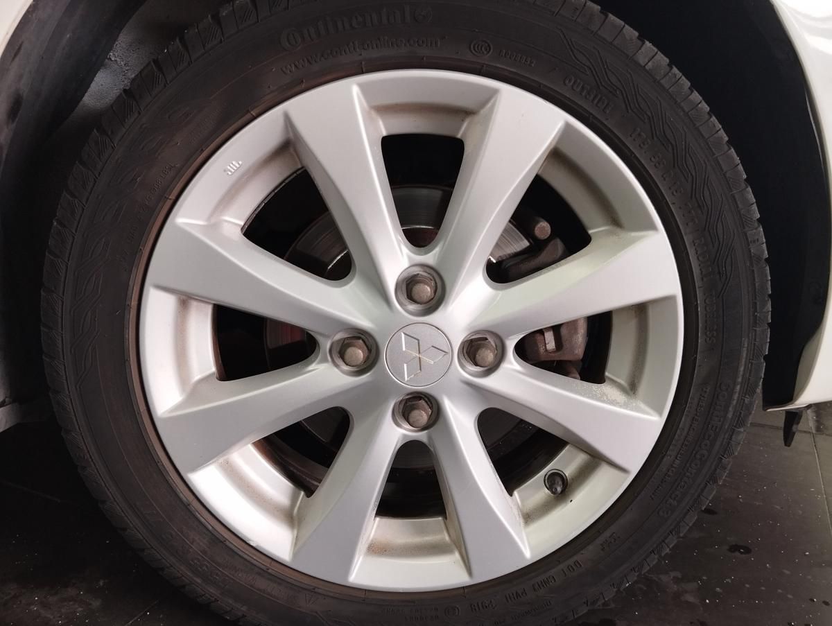 mitsubishi-space-star-2014-gasolina-1193cc