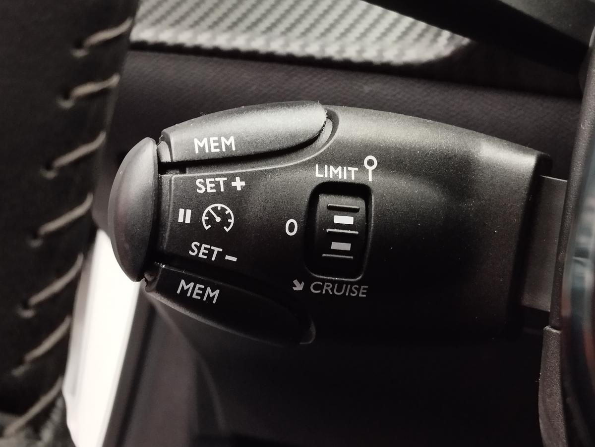 peugeot-208-2022-diesel-1499cc