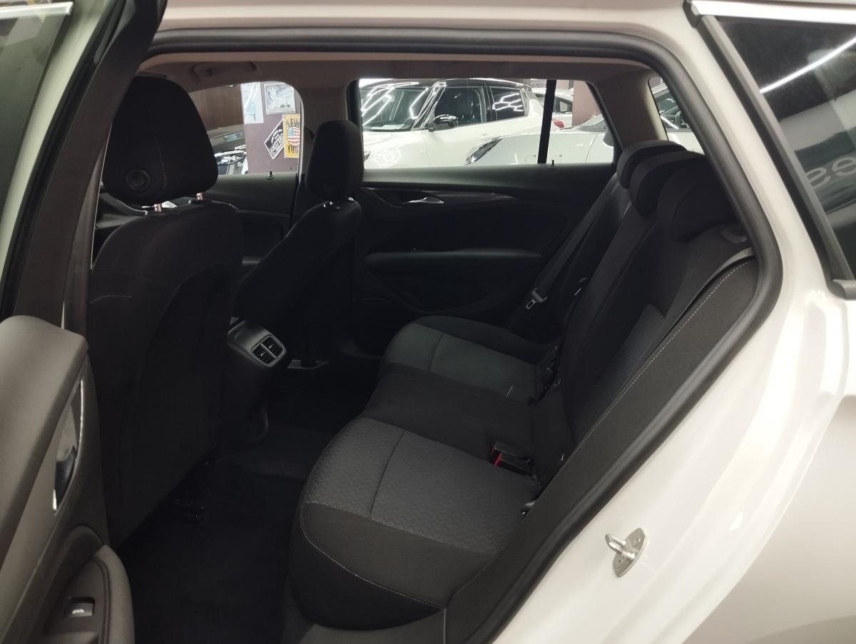 opel-insignia-sports-tourer-2019-diesel-1598cc