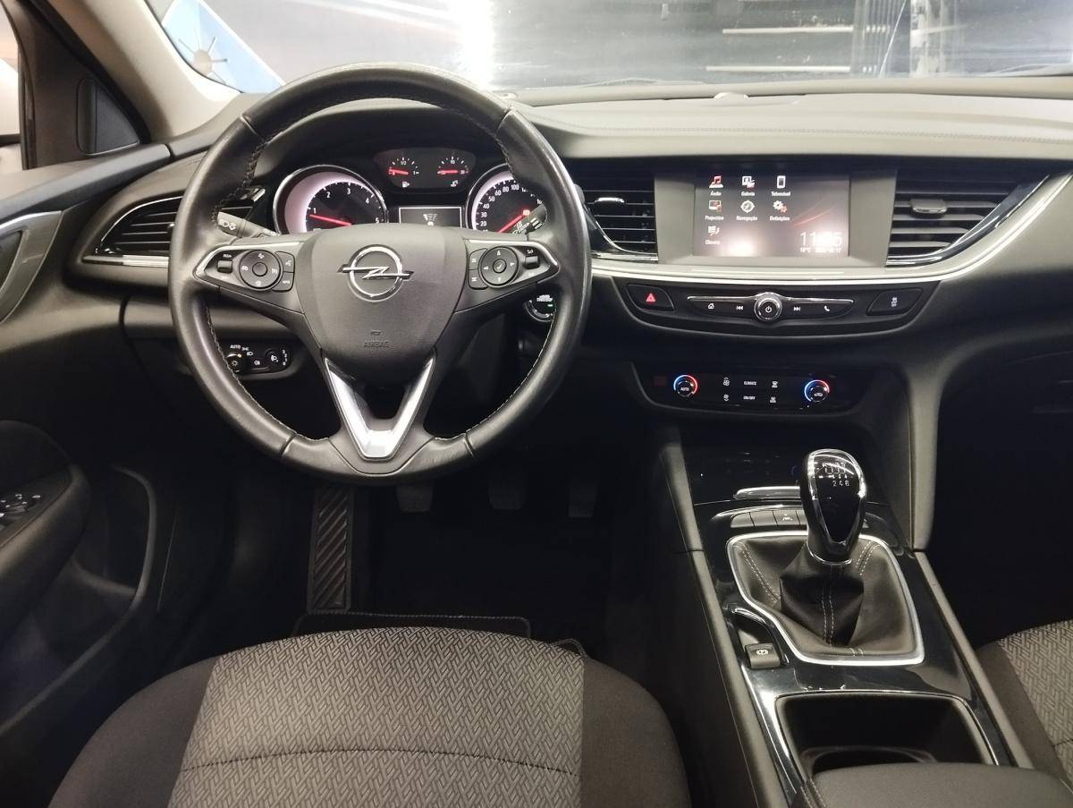 opel-insignia-sports-tourer-2019-diesel-1598cc