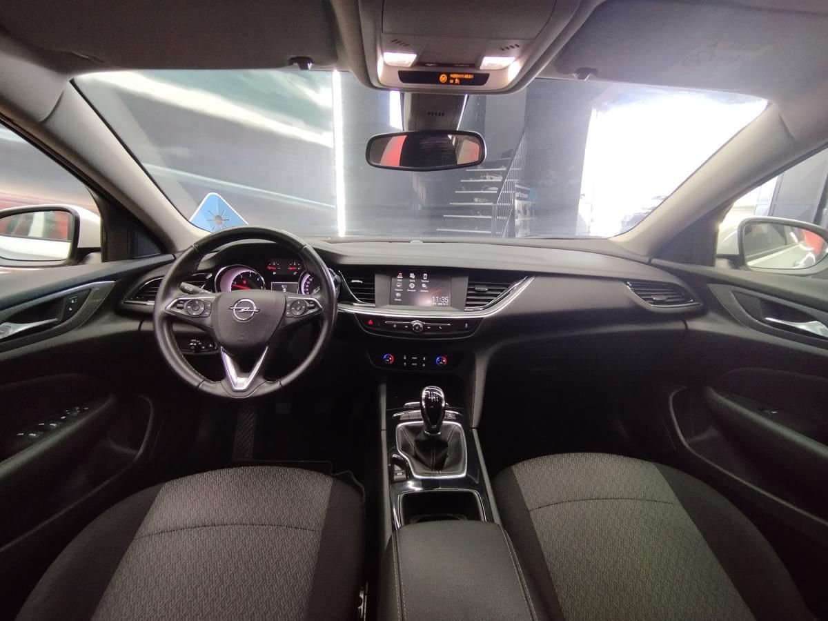 opel-insignia-sports-tourer-2019-diesel-1598cc