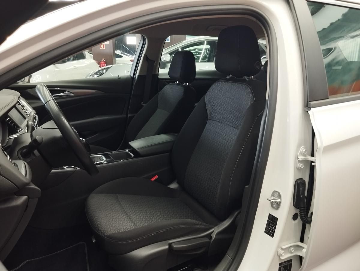opel-insignia-sports-tourer-2019-diesel-1598cc
