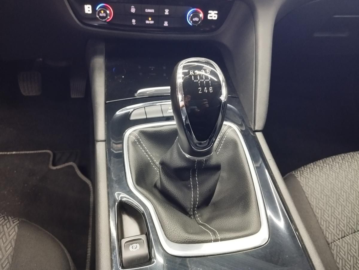 opel-insignia-sports-tourer-2019-diesel-1598cc