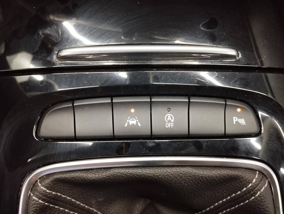 opel-insignia-sports-tourer-2019-diesel-1598cc