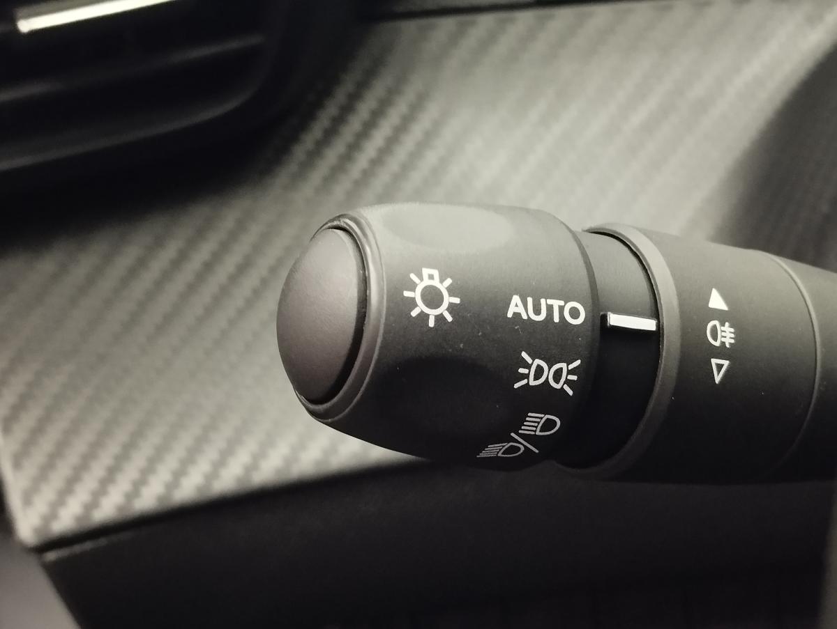 peugeot-208-2024-gasolina-1199cc