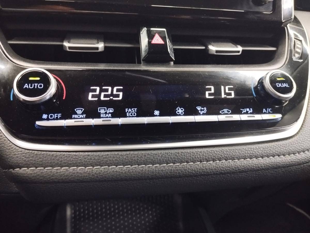 toyota-corolla-2022-hibrido-a-gasolina-1798cc