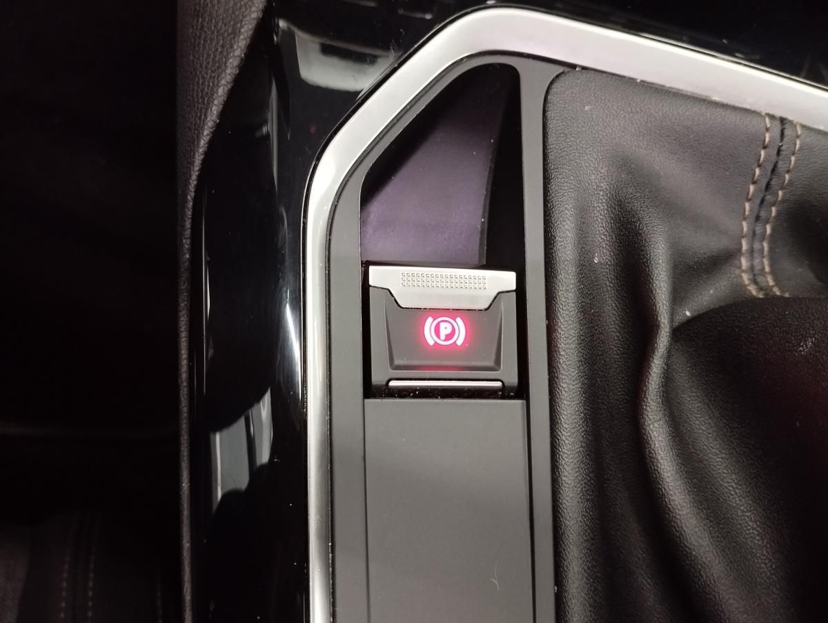 peugeot-5008-2019-diesel-1499cc