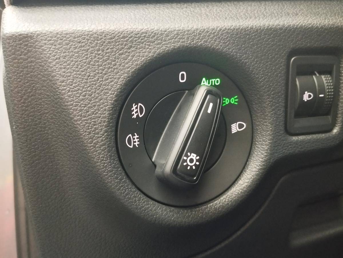 skoda-kamiq-2024-gasolina-999cc