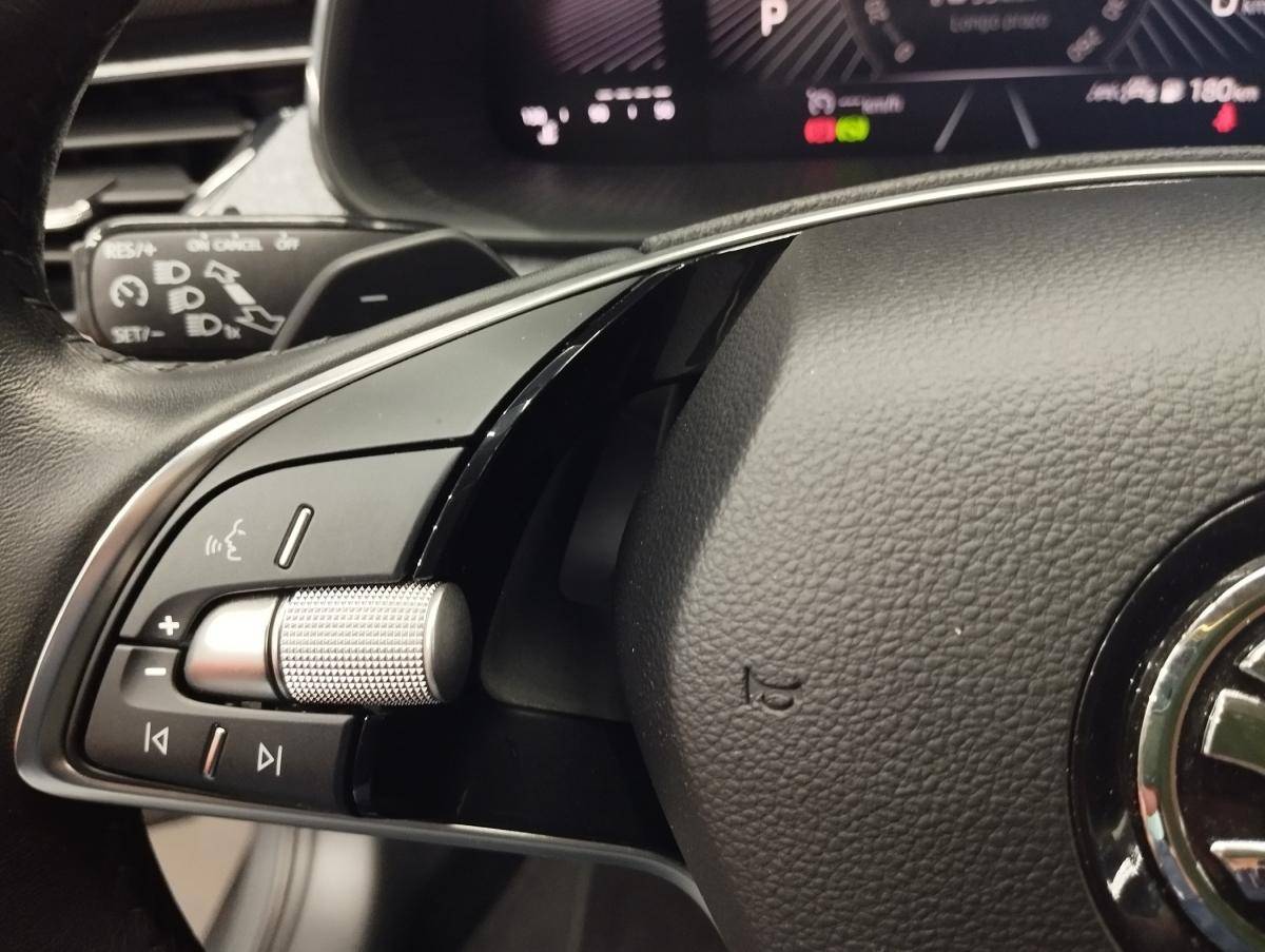 skoda-kamiq-2024-gasolina-999cc