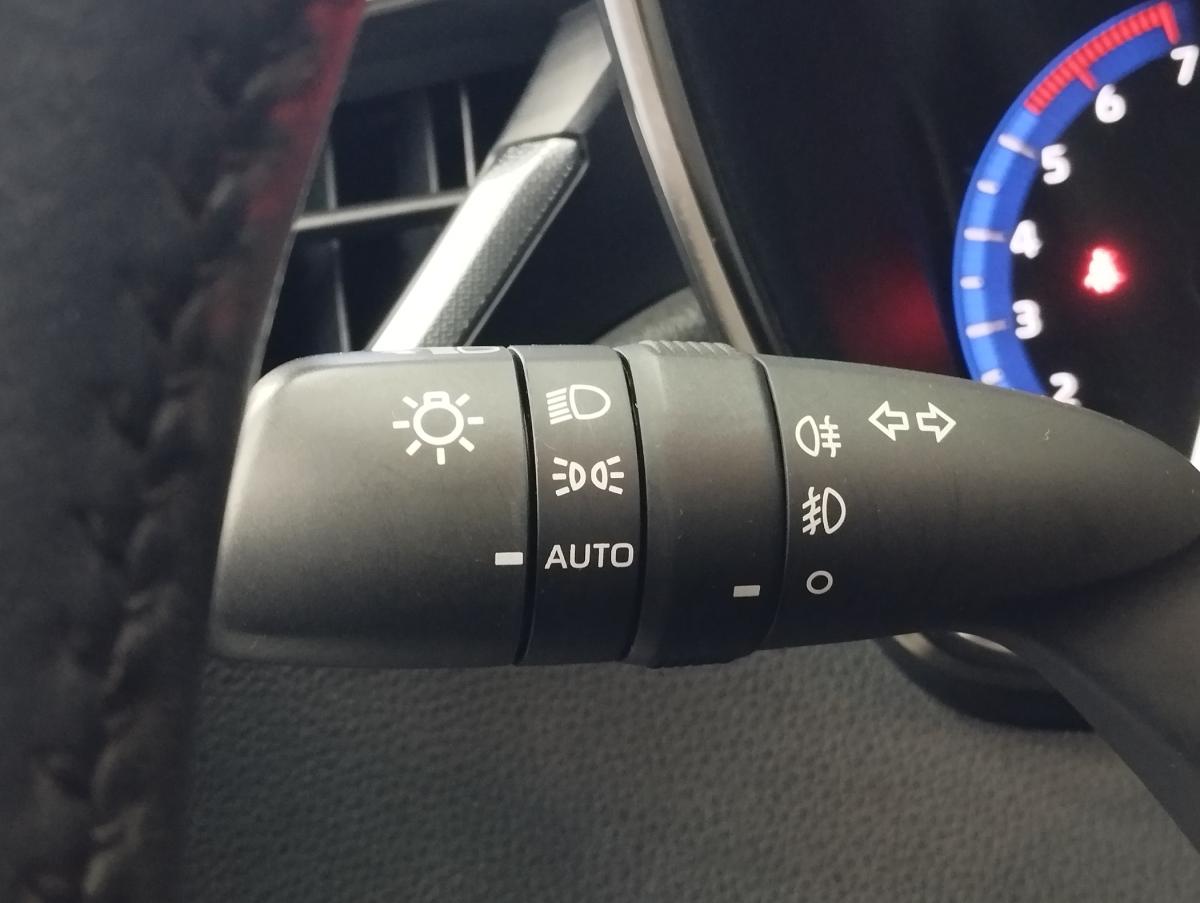 toyota-corolla-2022-hibrido-a-gasolina-1798cc