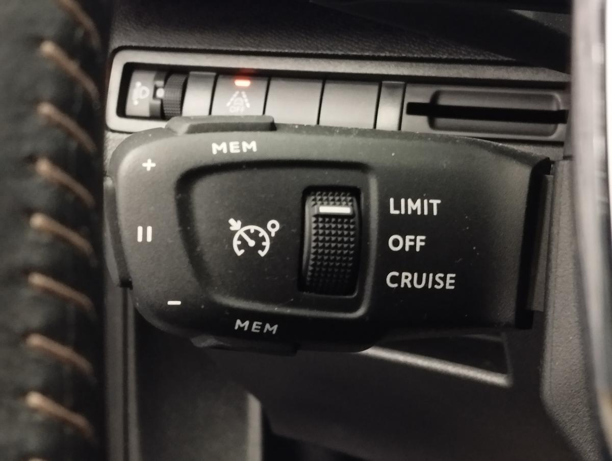peugeot-3008-2023-diesel-1499cc