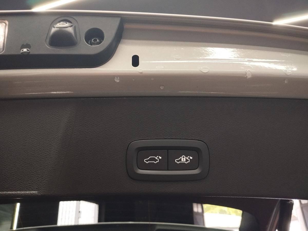 volvo-xc40-2023-gasolina-1477cc