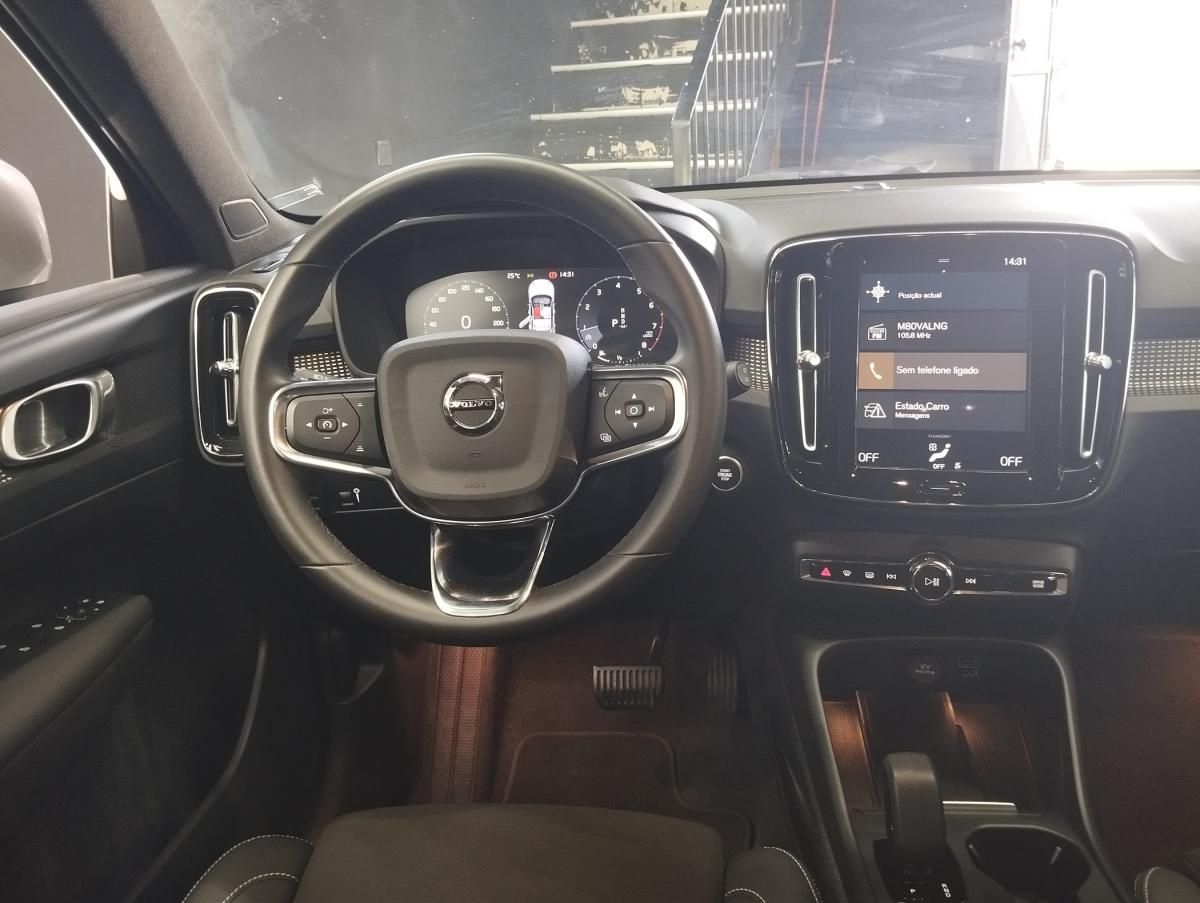 volvo-xc40-2023-gasolina-1477cc