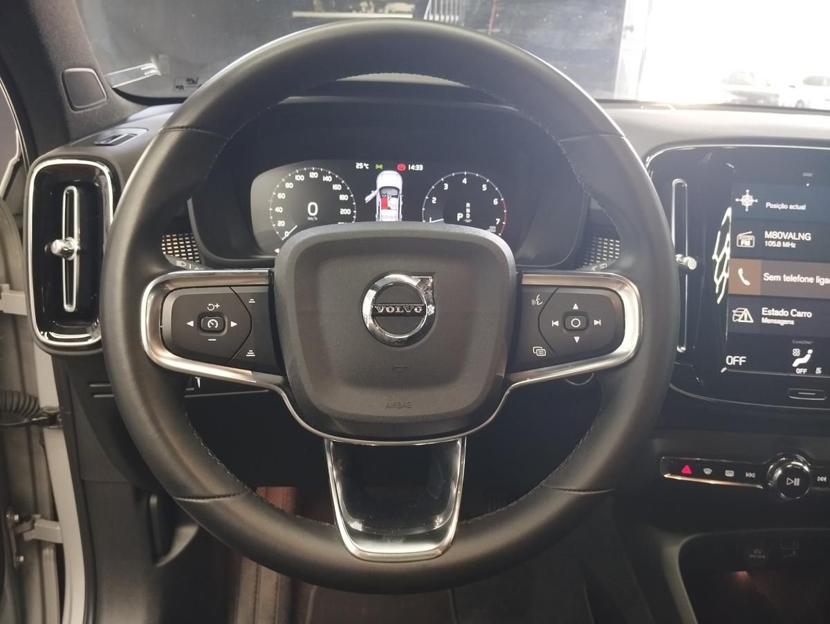 volvo-xc40-2023-gasolina-1477cc
