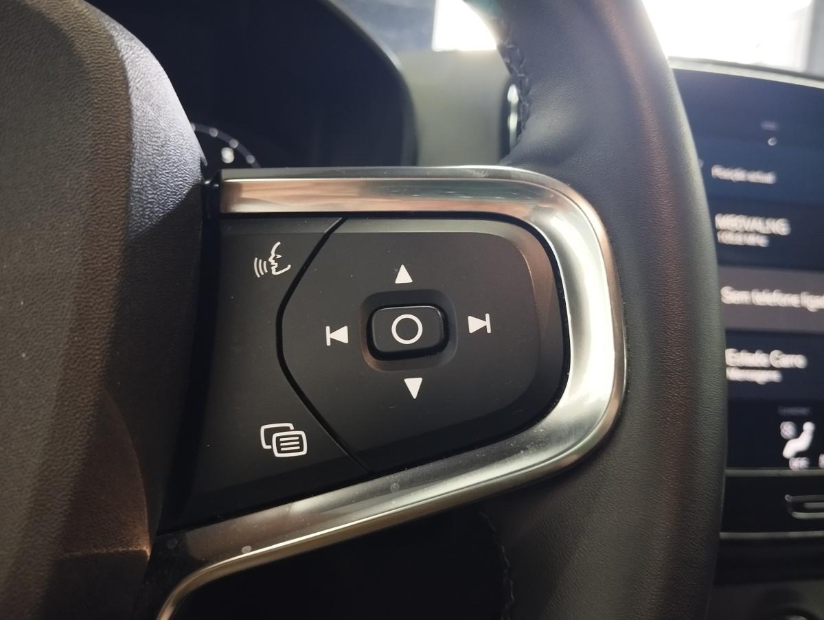 volvo-xc40-2023-gasolina-1477cc