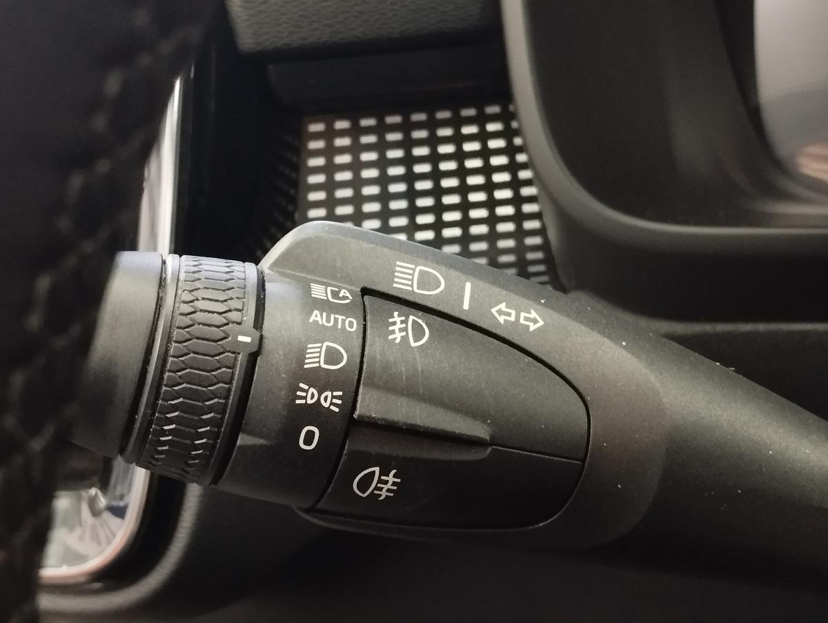 volvo-xc40-2023-gasolina-1477cc