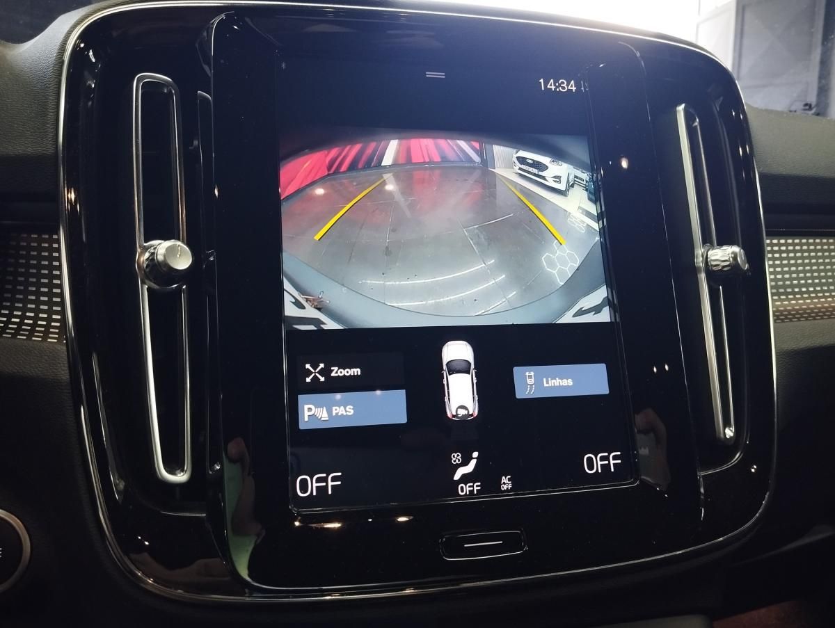 volvo-xc40-2023-gasolina-1477cc