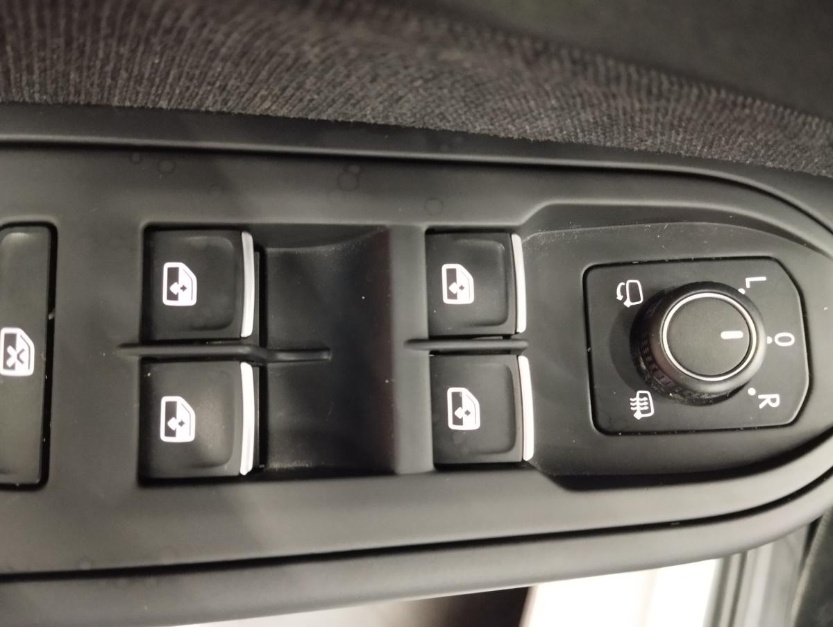 volkswagen-golf-2023-gasolina-999cc