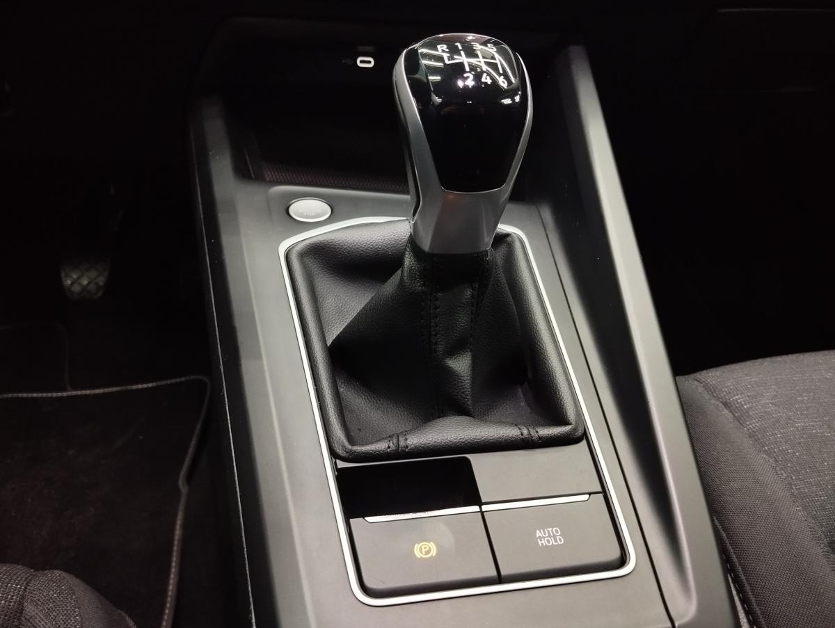 volkswagen-golf-2023-gasolina-999cc