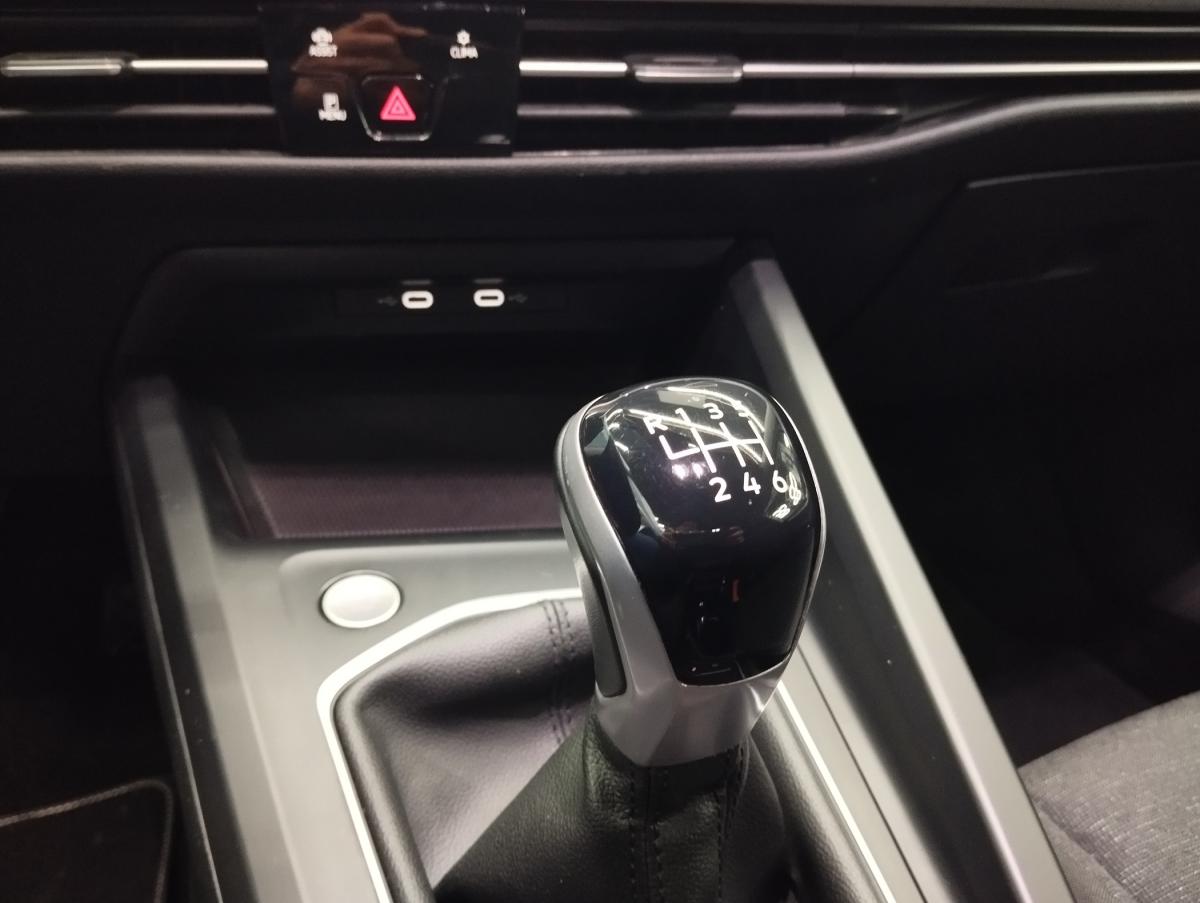 volkswagen-golf-2023-gasolina-999cc